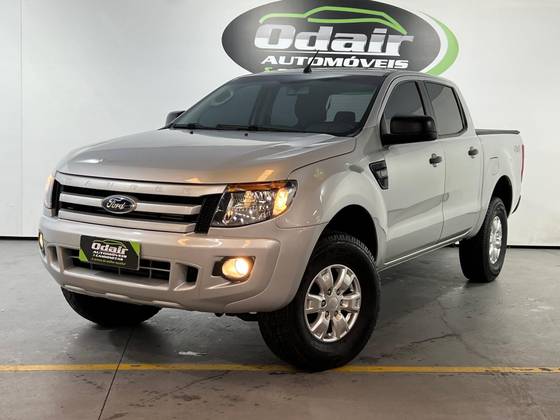 FORD RANGER 3.2 XLS 4X4 CD 20V DIESEL 4P MANUAL FORD RANGER 3.2 XLS 4X4 CD 20V DIESEL 4P MANUAL